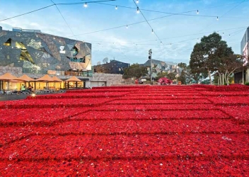 5000 Poppies – ANZAC Day Display – Federation Square